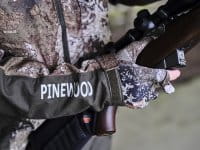Pinewood Furudal Tracking Camou Jacke Strata/Moosgreen Anwendung 1