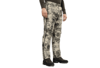 H&auml;rkila Mountain Hunter Expedition Packable Daunenhose &Uuml;berziehhose Portrait