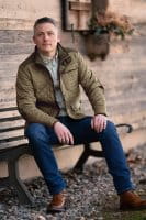 Blaser Miles Jacke Herren Portrait front sitzend