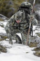 Blaser Resolution Handschuhe HunTec Camouflage getragen im Schnee