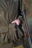 Blaser Vintage Handschuhe in Hand gehalten