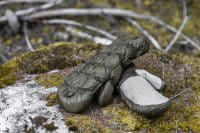 Blaser Observer F&auml;ustlinge dunkeloliv auf Waldboden