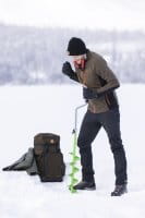 Pinewood Wool Knitted Handschuh D.Anthrazit Melange Anwendung 2