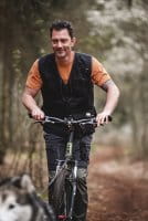 Pinewood Dog Sports 2.0 Weste Black/D.Anthracite Anwendung 1