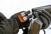 Pinewood Quick Reloader Handschuh Moosgreen/D.Brown Anwendung 1