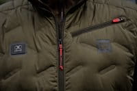 H&auml;rkila clim8 Insulated Heizweste Willow green nahaufnahme brust