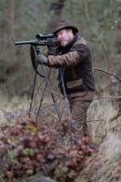 Blaser Sherpa Fleecejacke Herren dunkelbraun getragen Mann action